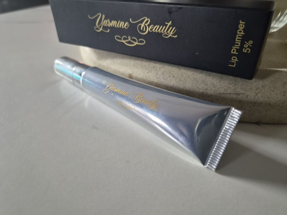 Lip Plumper 5% Yasmine Beauty — tube argenté et boîte noire dorée