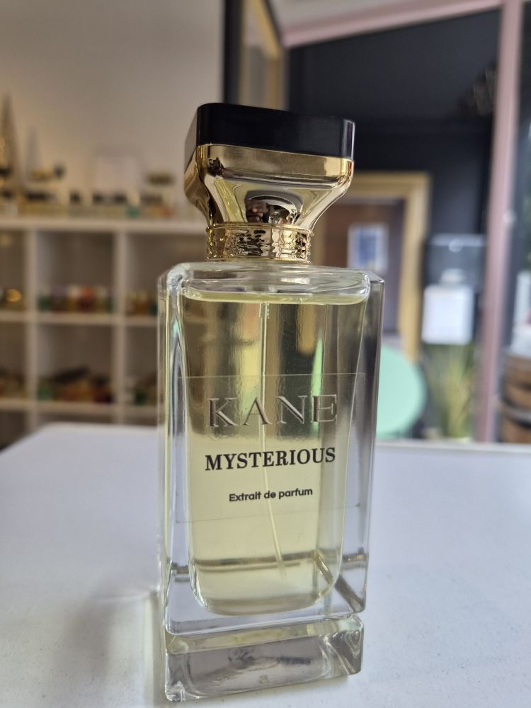 Mysterious — Kane Parfum, photo boutique Yasmine Beauty Luxembourg